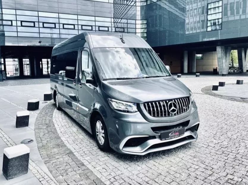 Przewozy biznesowe i transfer na eventy luksusowym busem, Royalride Luksusowe przewozy, Wejherowo